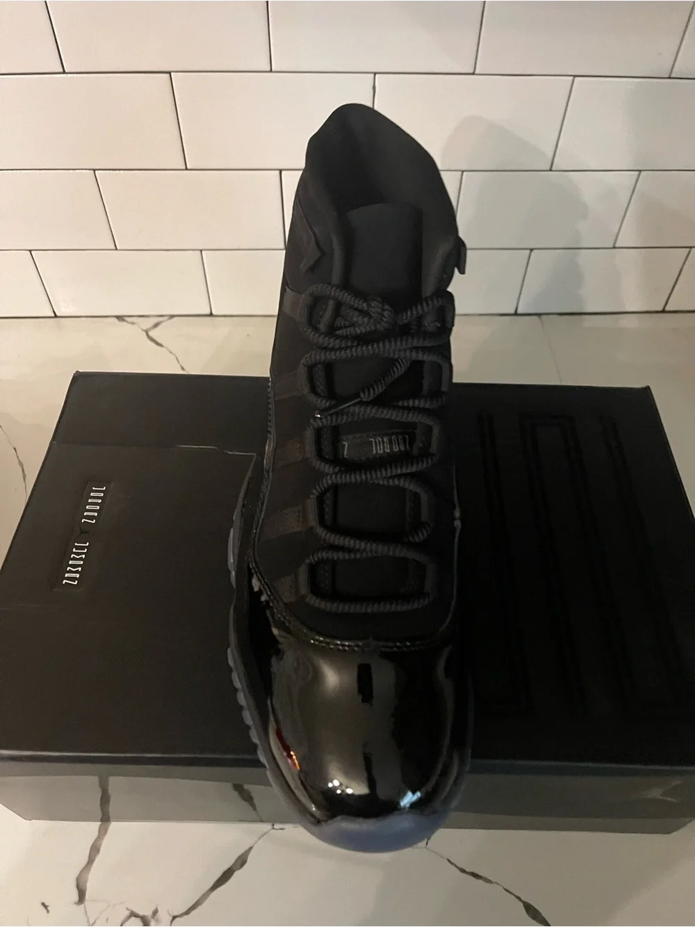 Men’s Retro 11 Royal Cap And Gown Size 13.